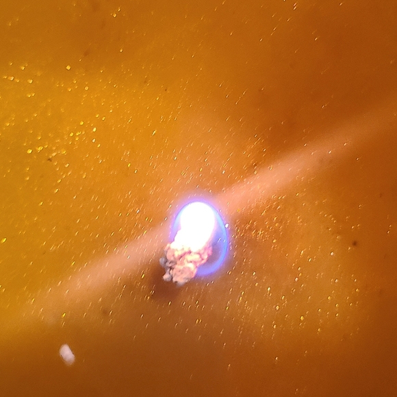 100% Soy candles made with Clean Scents and natural crystal with dried flowers ! - Picture 6 of 7